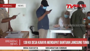 Warga Desa Kavaya Menerima BLT Tahap III